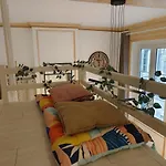 Studio Lumineux Et Fleuri Idealement Situe Apartmán