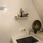 Studio Lumineux Et Fleuri Idealement Situe Apartmán *
