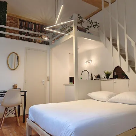 Studio Lumineux Et Fleuri Idealement Situe Caen