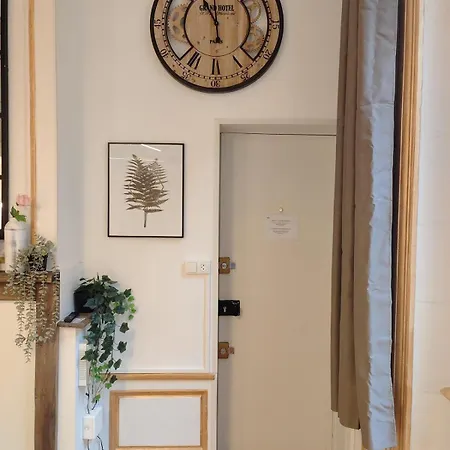 Studio Lumineux Et Fleuri Idealement Situe Appartement Caen